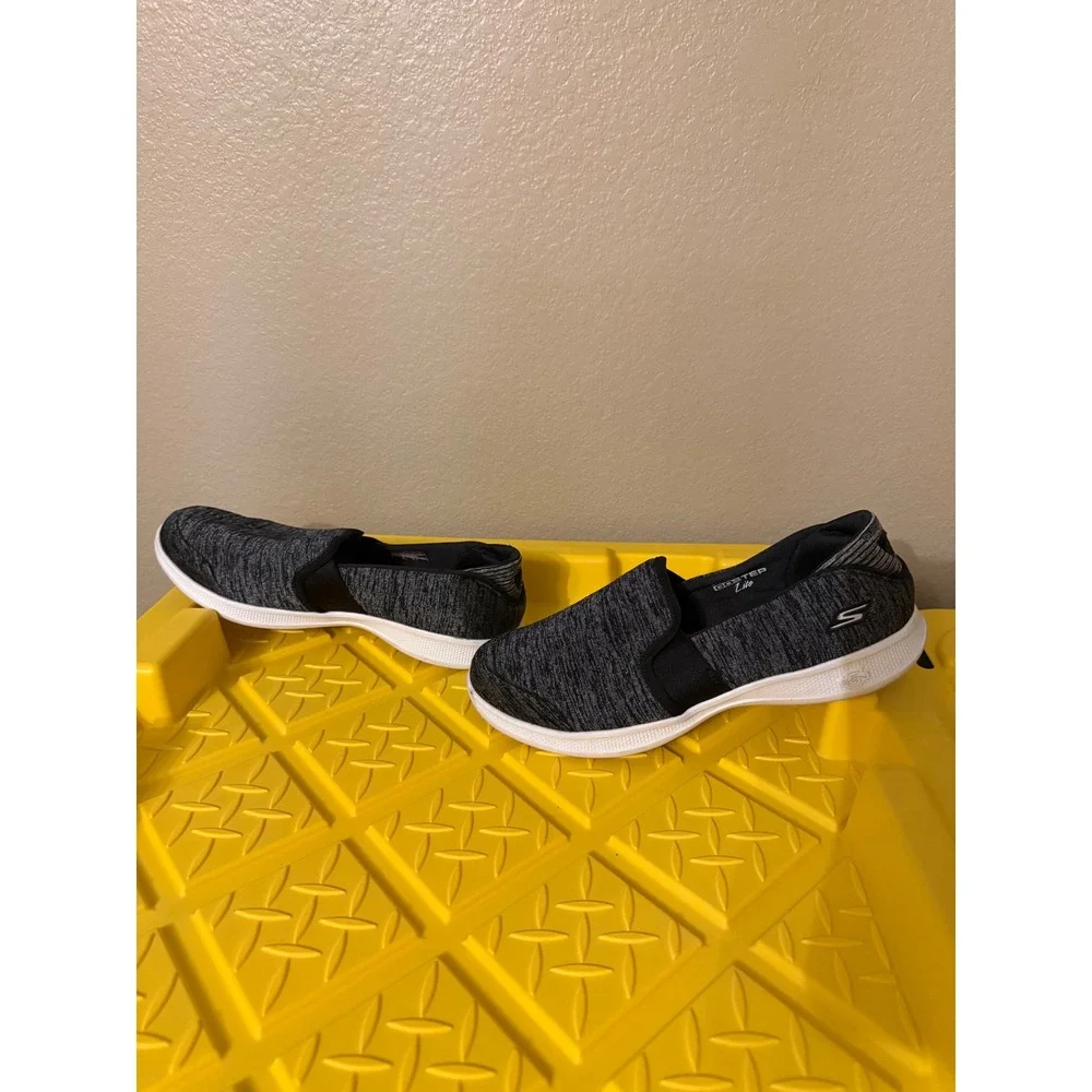 Skechers GoStep Lite Womens 8 Black White Goga Max Slip On Walking Shoes 14462